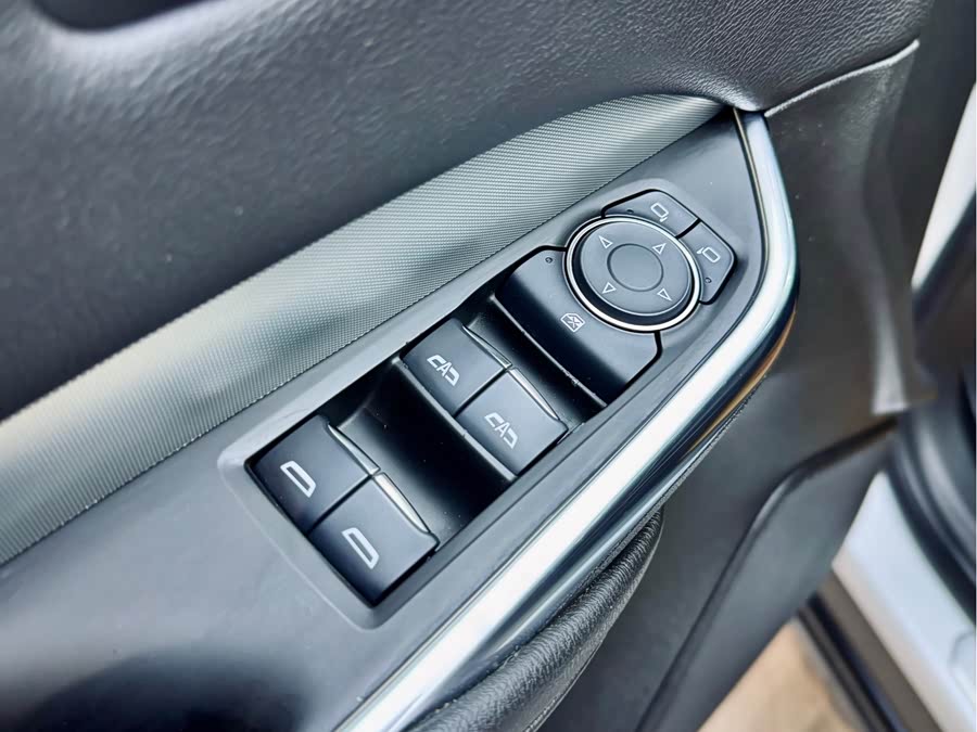 2020 immagine di auto #12