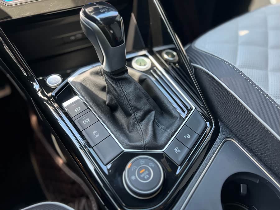 Volkswagen Tayron X 2023 car image #12