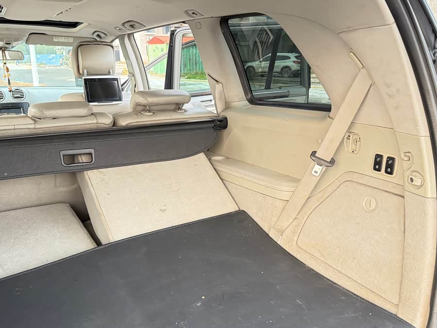 Mercedes-Benz GL Class 2010 car image #12