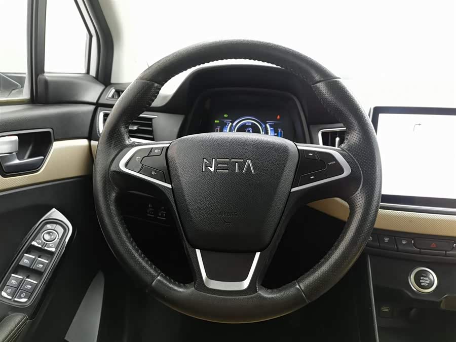 哪吒汽车 哪吒N01 2019 汽车图片 #12