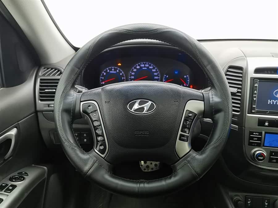 Hyundai Santa Fe Classic 2010 car image #12