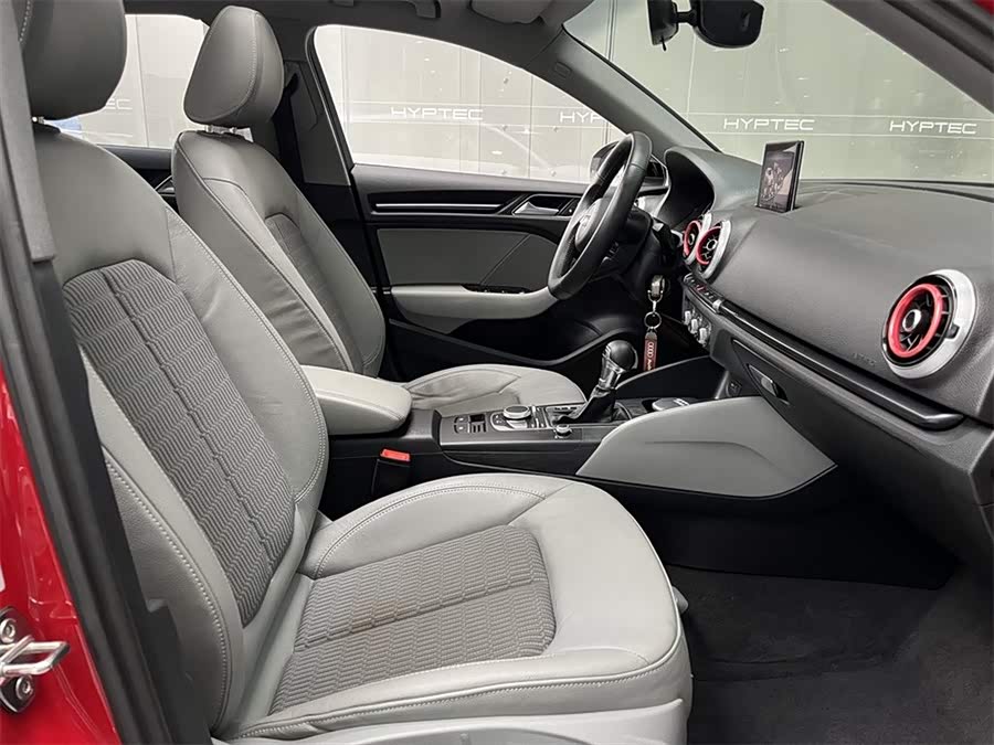 Audi A3 2018 immagine di auto #12