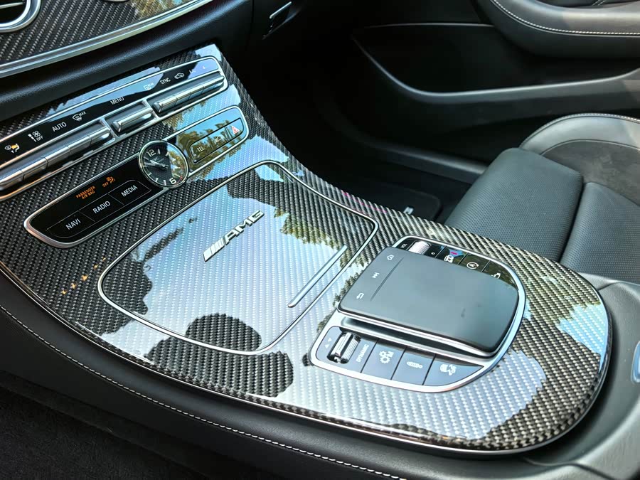 Mercedes-Benz E AMG 2020 صورة سيارة #12