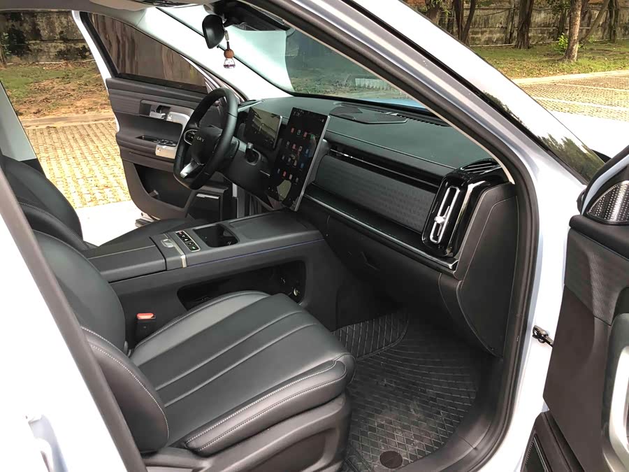 Chery Exploration 06 C-DM 2025 immagine di auto #12