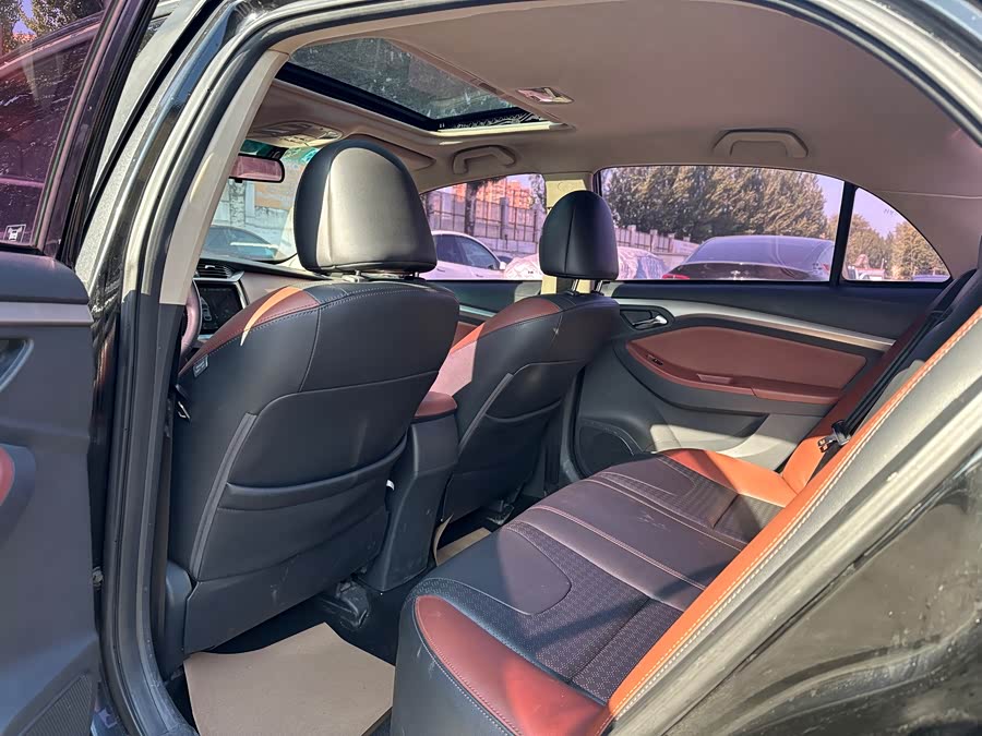 BYD G5 2016 car image #12