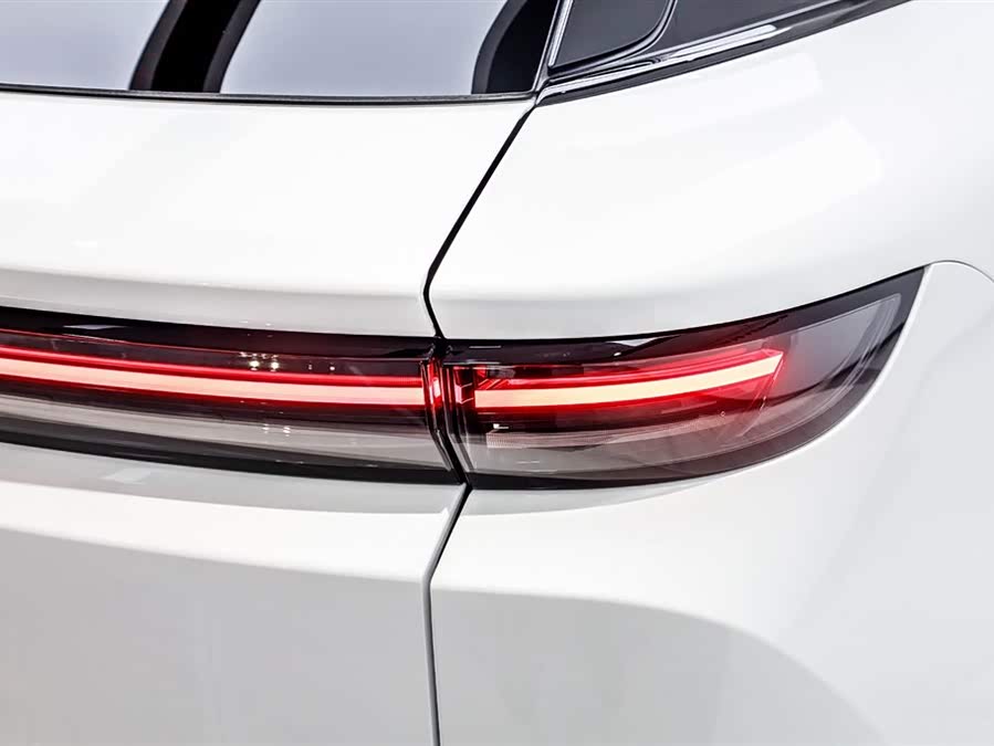 Li i6 2025 صورة سيارة #12