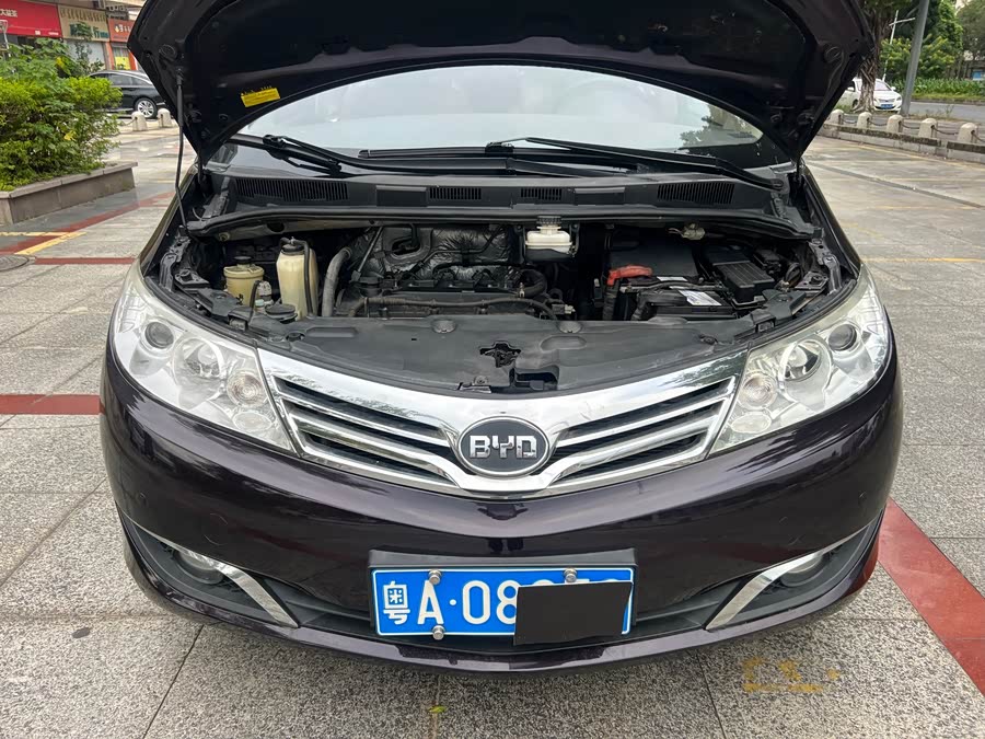 BYD M6 2015 car image #12