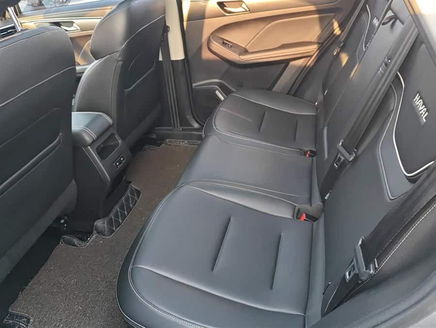 Haval Jolion 2021 #12 Haval Jolion 2021 car image #12