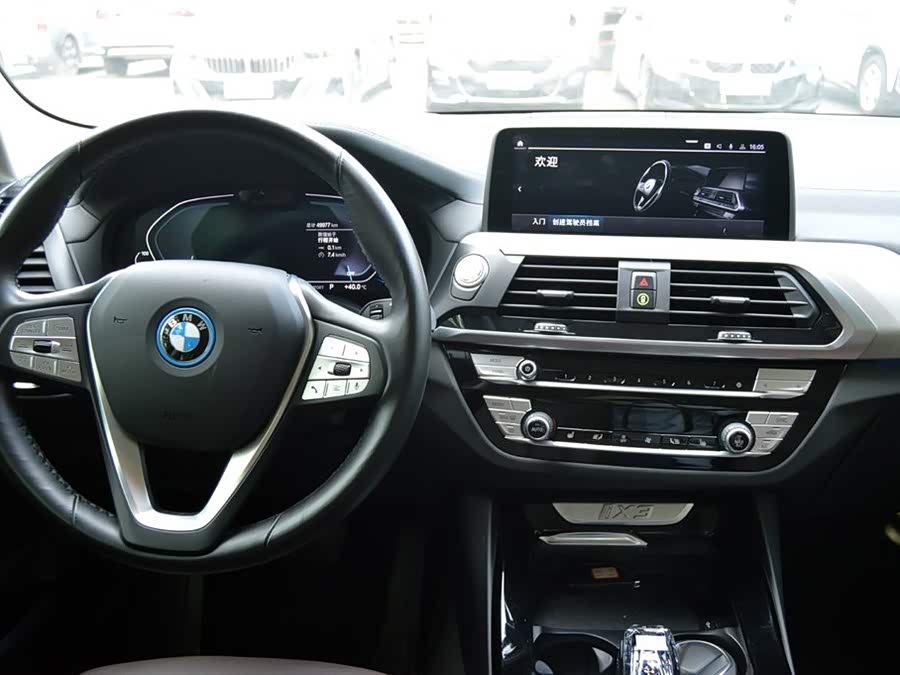 BMW iX3 2022 car image #12