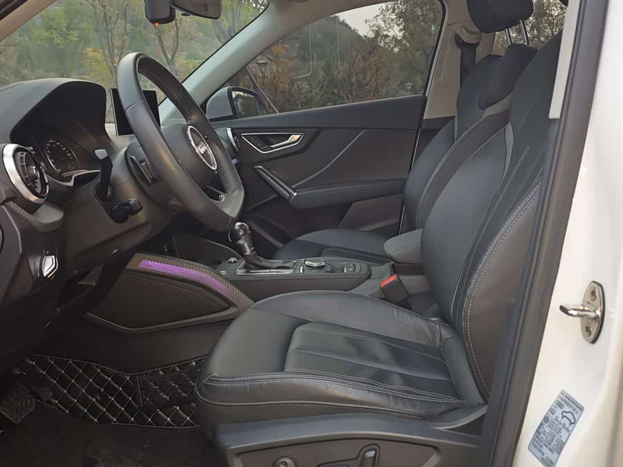 Audi Q2L 2021 car image #12