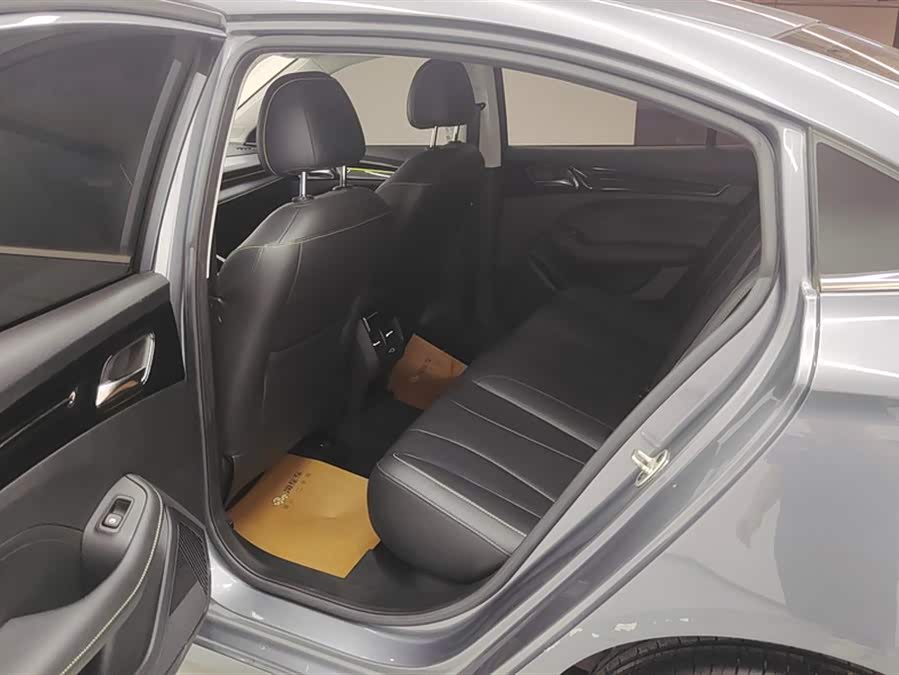 Roewe i5 2023 car image #12