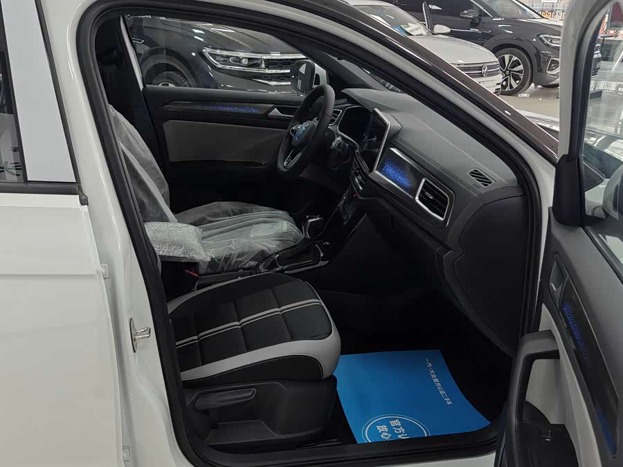 Volkswagen T-Roc 2022 #12 Volkswagen T-Roc 2022 car image #12