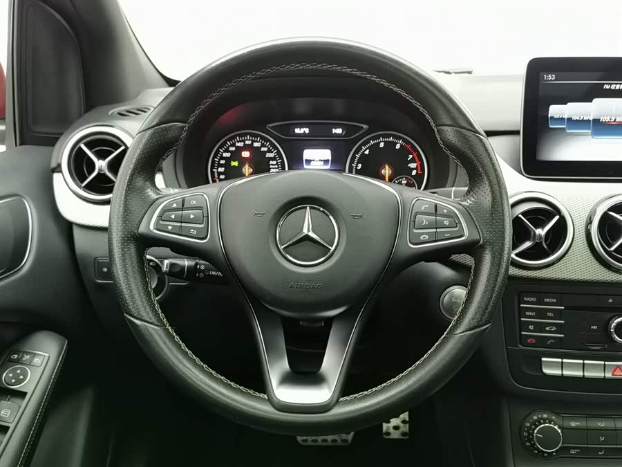 Mercedes-Benz B Class 2017 car image #12