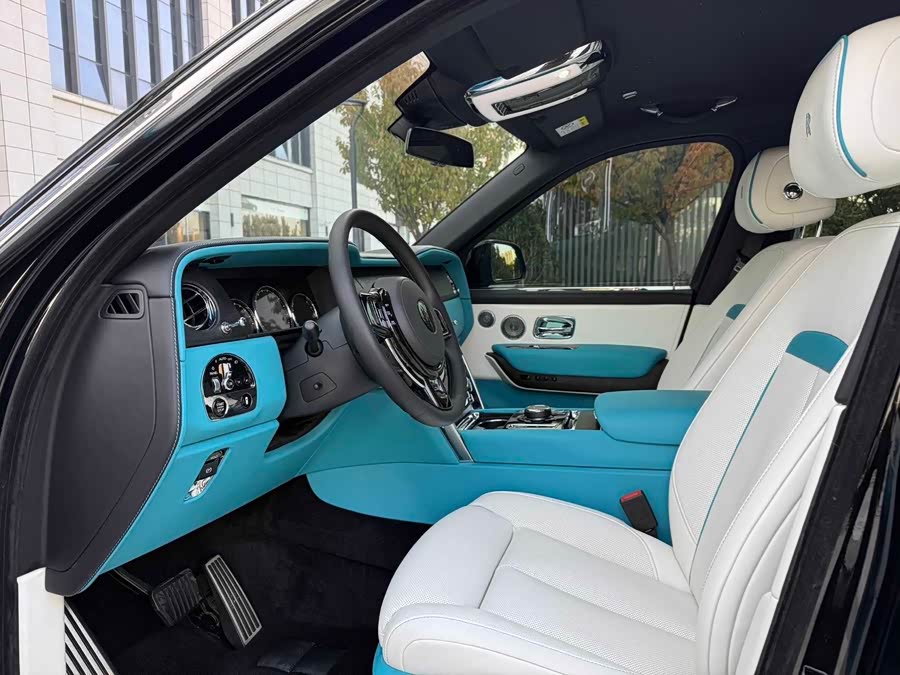Rolls-Royce Cullinan 2023 car image #12