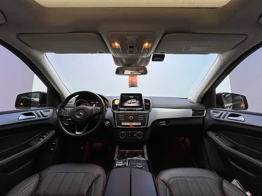 Mercedes-Benz GLS Class 2018 immagine di auto #12