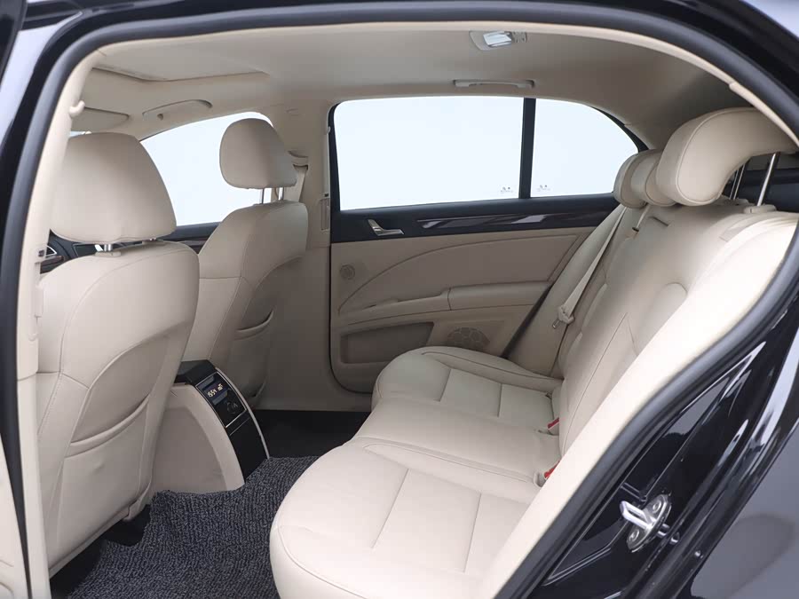 Skoda Superb 2015 car image #12