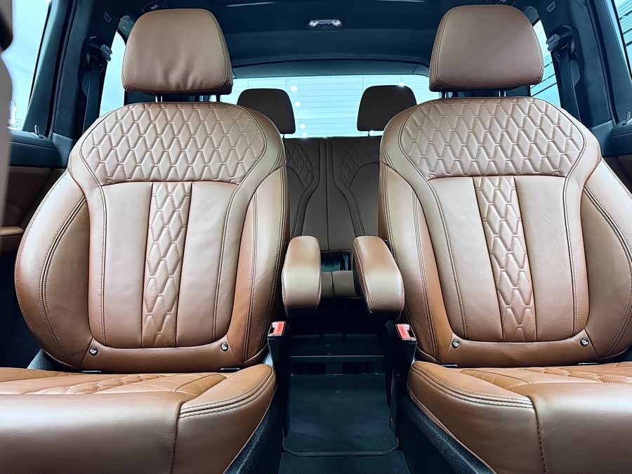 BMW X7 2023 immagine di auto #12