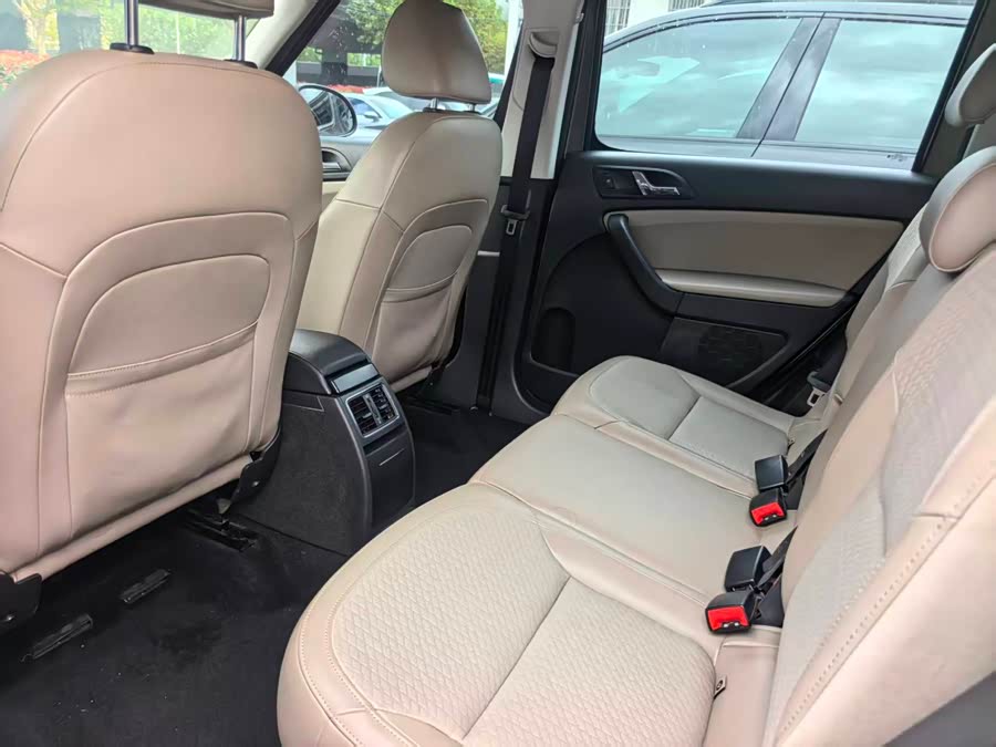 Skoda Yeti 2016 car image #12