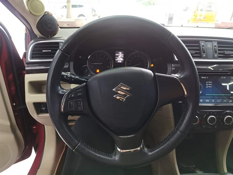 Suzuki Ciaz 2014 изображение автомобиля #12