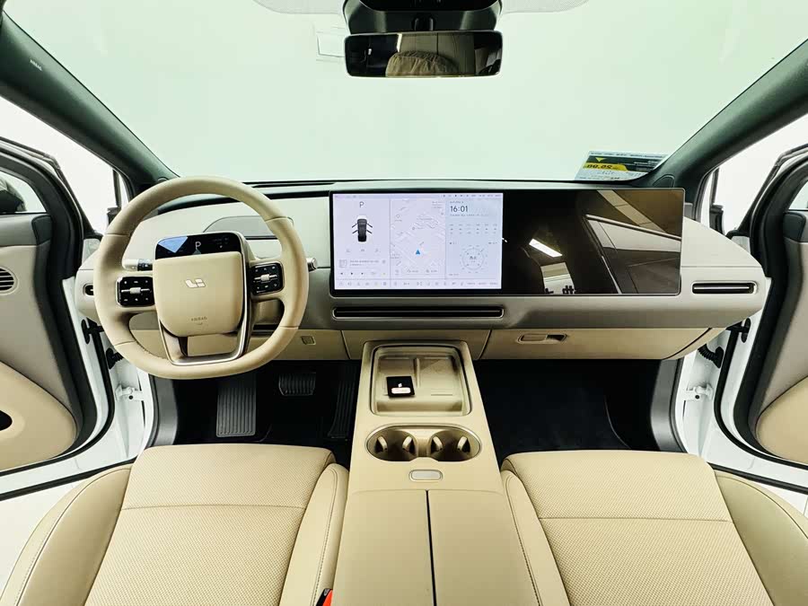 理想汽车 理想i6 2025 汽车图片 #12