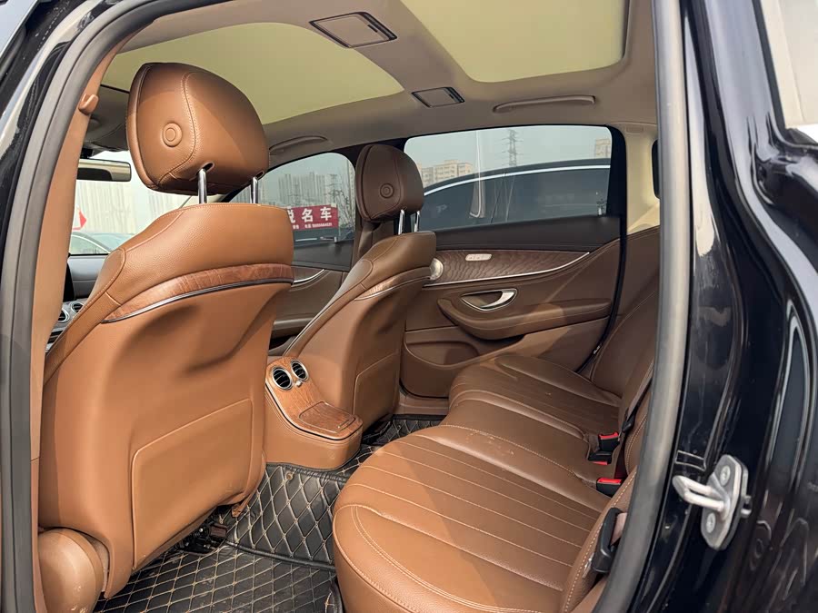 Mercedes-Benz E Class New Energy 2022 car image #12