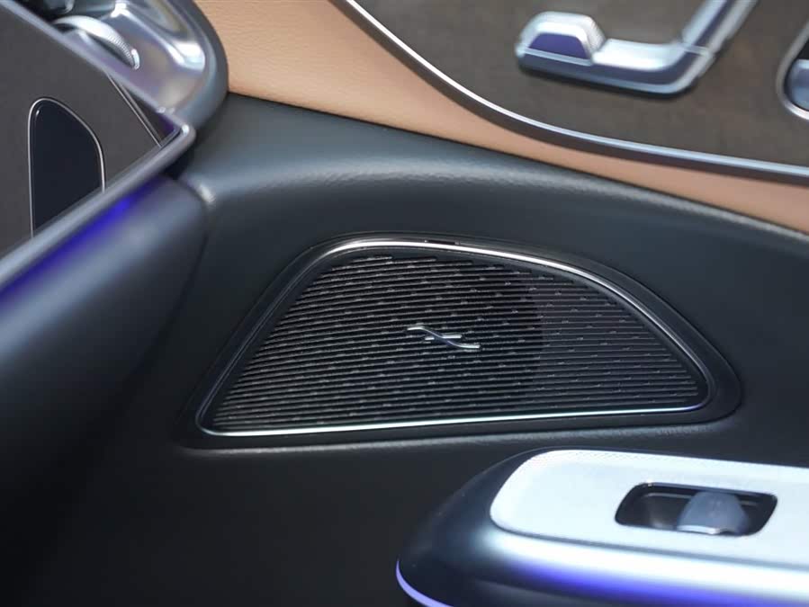 Mercedes-Benz E Class New Energy 2025 car image #12