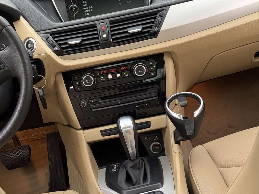 BMW X1 (Imported) 2012 car image #12