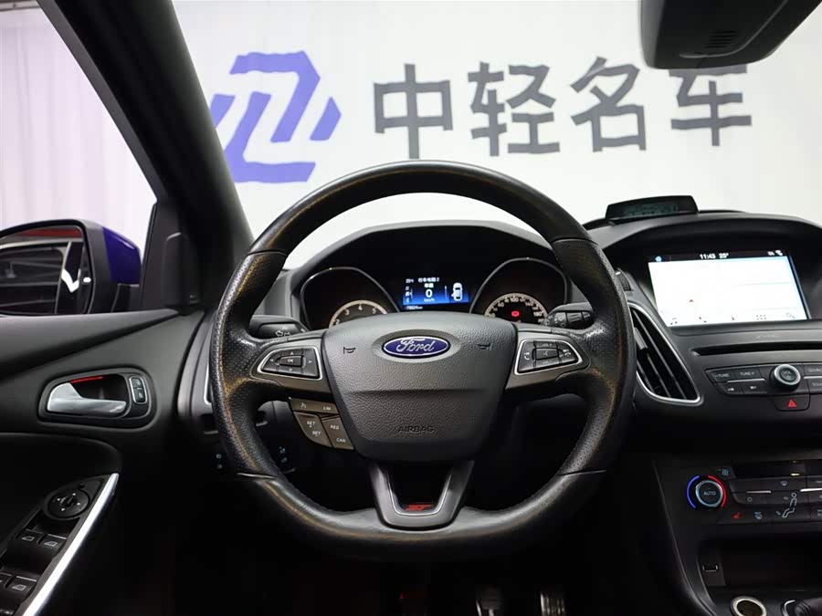 Ford Focus (Imported) 2017 #12 Ford Focus (Imported) 2017 صورة سيارة #12