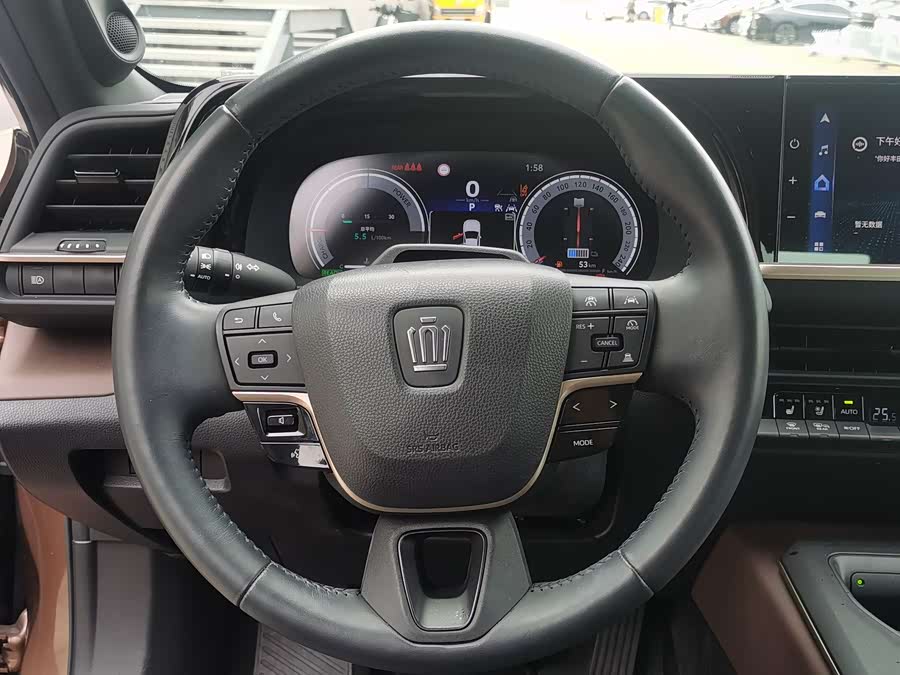 Toyota CrownSportCross 2023 صورة سيارة #12