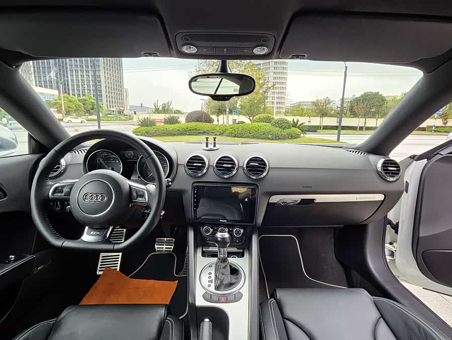 Audi TTS 2012 #12 Audi TTS 2012 car image #12