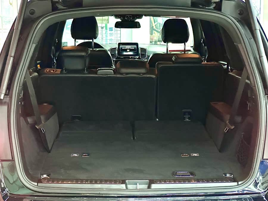 Mercedes-Benz GLS Class 2018 car image #12