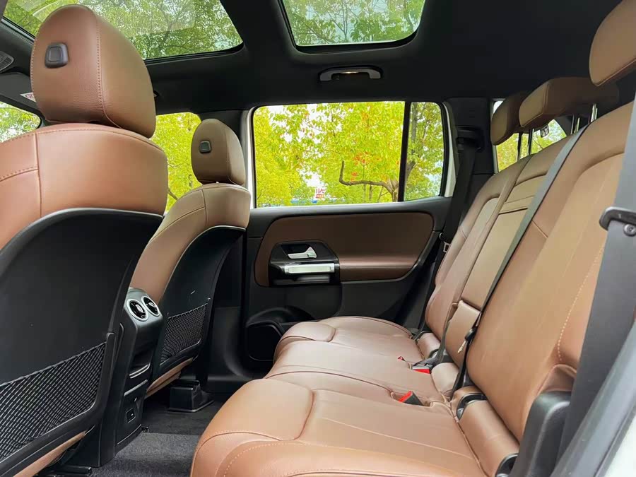 Mercedes-Benz GLB Class 2022 car image #12