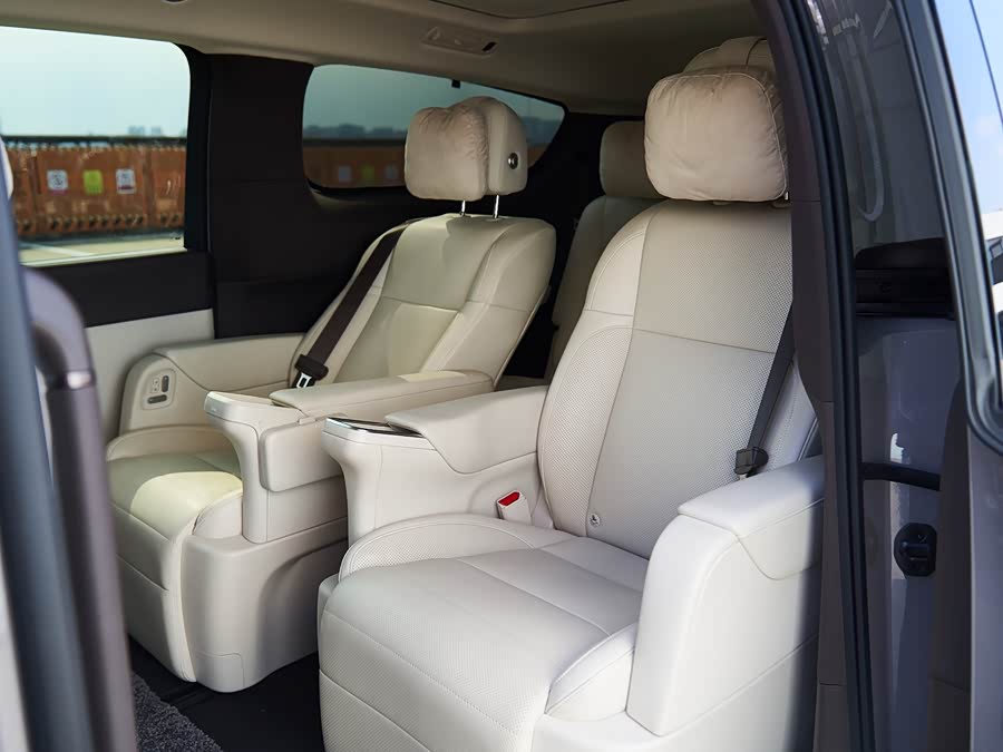 理想汽车 理想MEGA 2024 汽车图片 #12