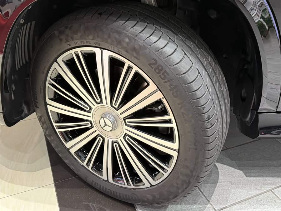 Mercedes-Benz Maybach GLS 2024 car image #12