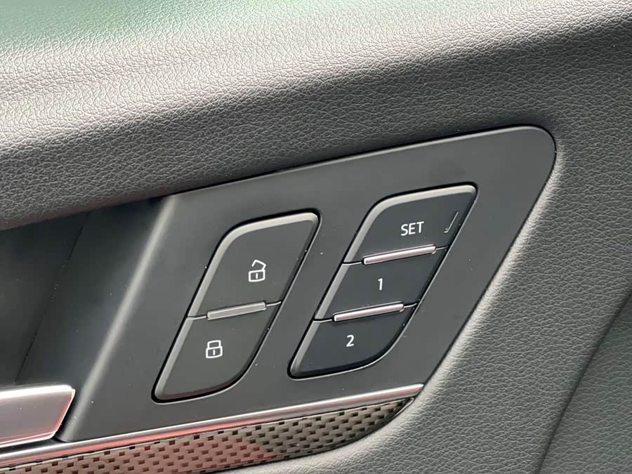 Audi Q5L Sportback 2021 car image #12