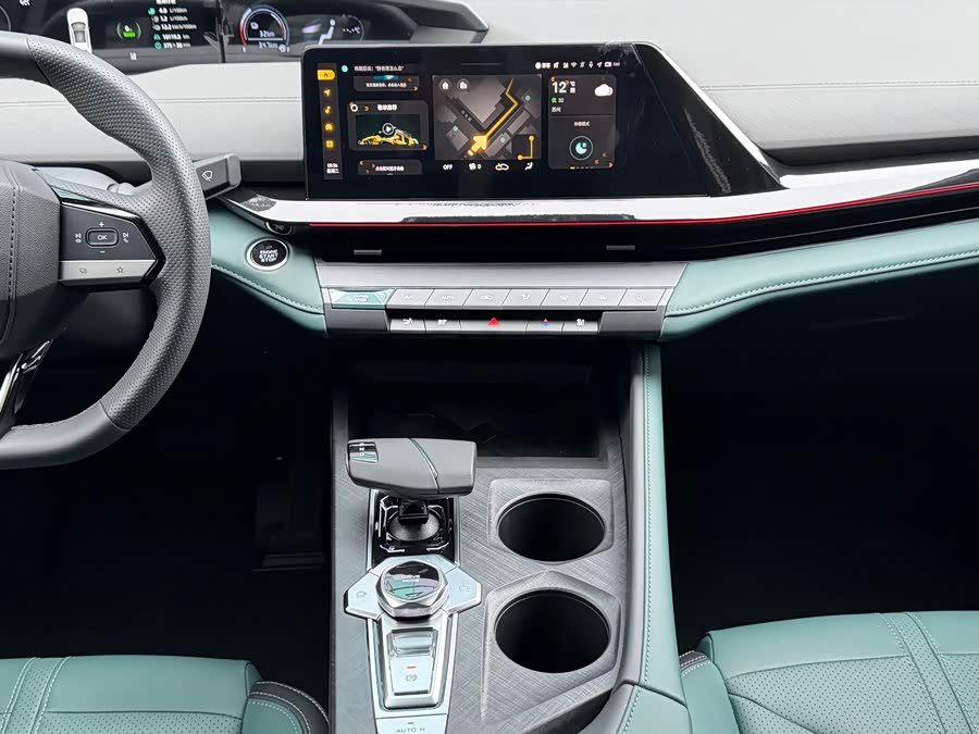 Changan UNI-V iDD 2024 #12 Changan UNI-V iDD 2024 car image #12