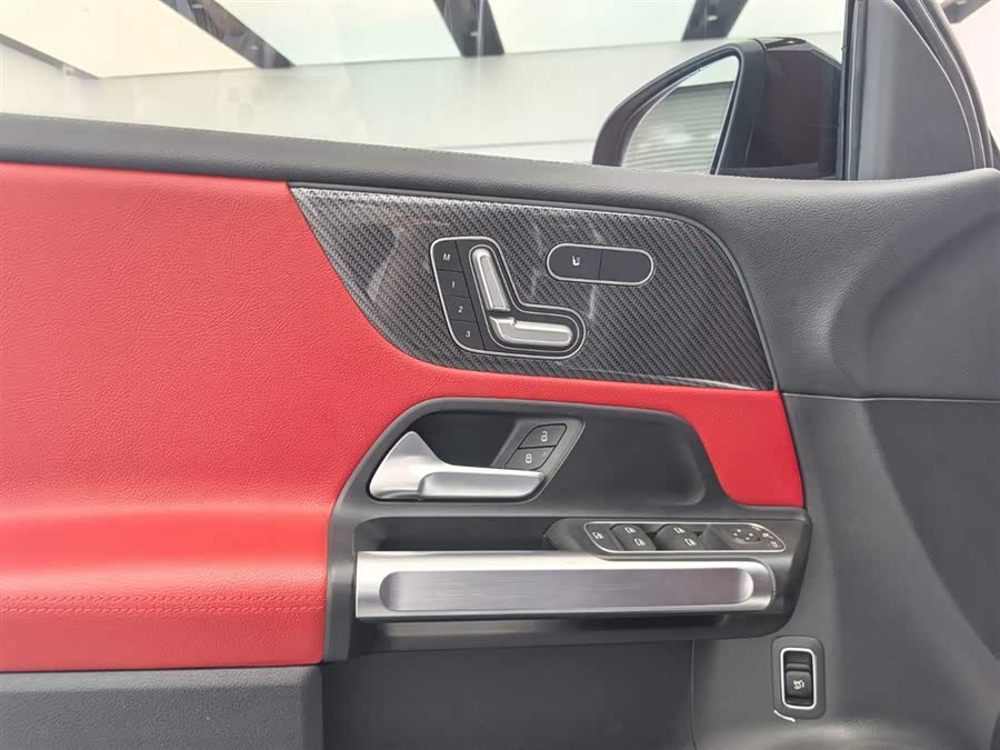 Mercedes-Benz GLB AMG 2021 immagine di auto #12