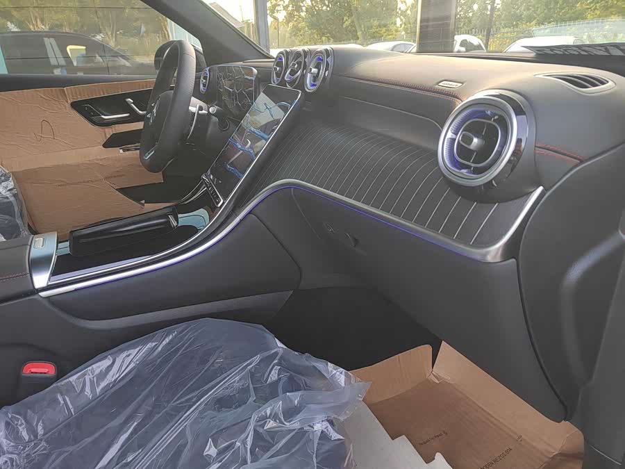 Mercedes-Benz GLC AMG 2025 imagem de carro #12