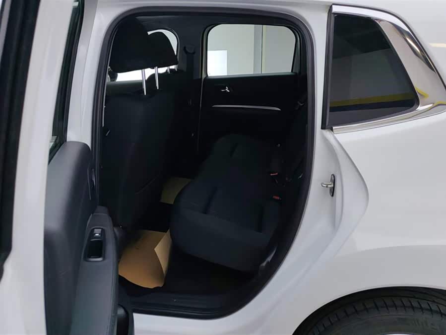 Peugeot 3008 2018 صورة سيارة #12