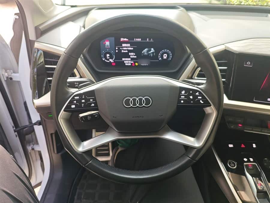 Audi Q5 e-tron 2023 #12 Audi Q5 e-tron 2023 صورة سيارة #12