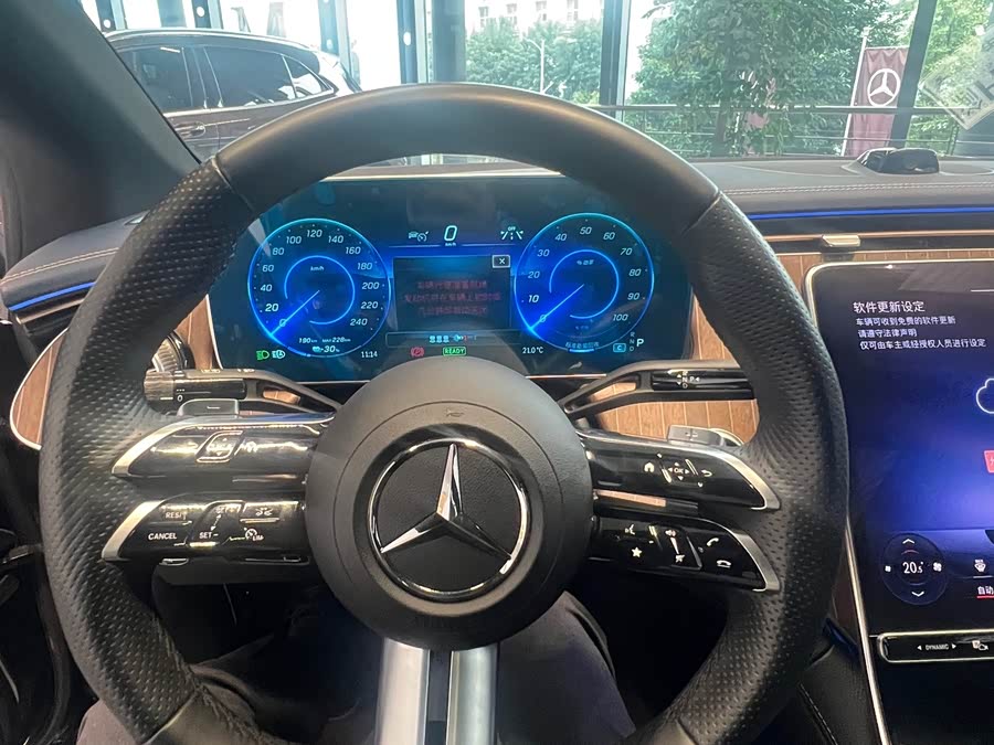 Mercedes-Benz EQE Class 2024 imagem de carro #12