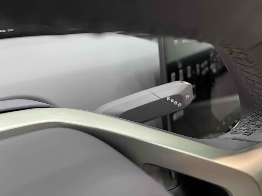 Avatr 12 2023 car image #12