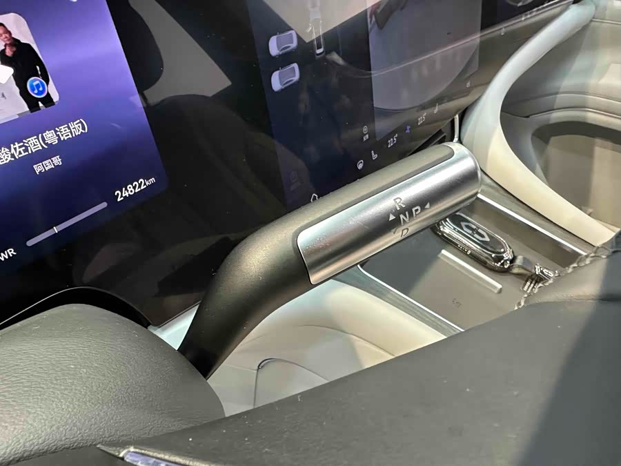 2024 car image #12