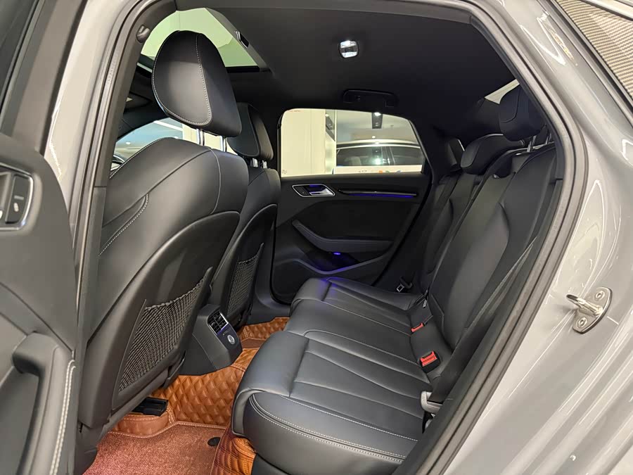 Audi RS 3 2018 car image #12