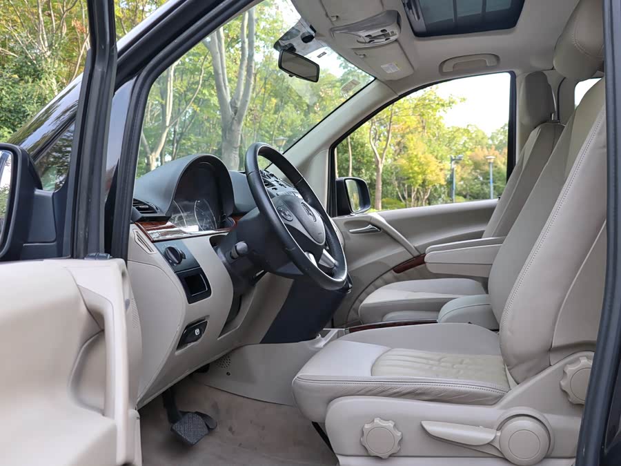 奔驰 唯雅诺 2011 汽车图片 #12