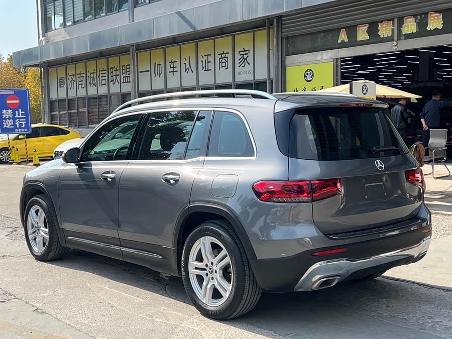 Mercedes-Benz GLB Class 2020 car image #12