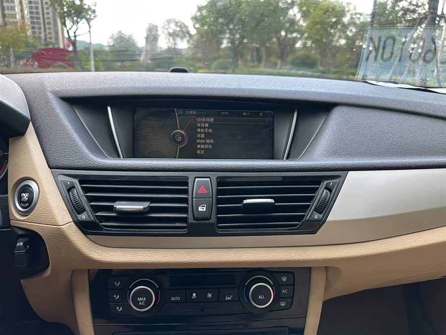 BMW X1 (Imported) 2012 car image #12