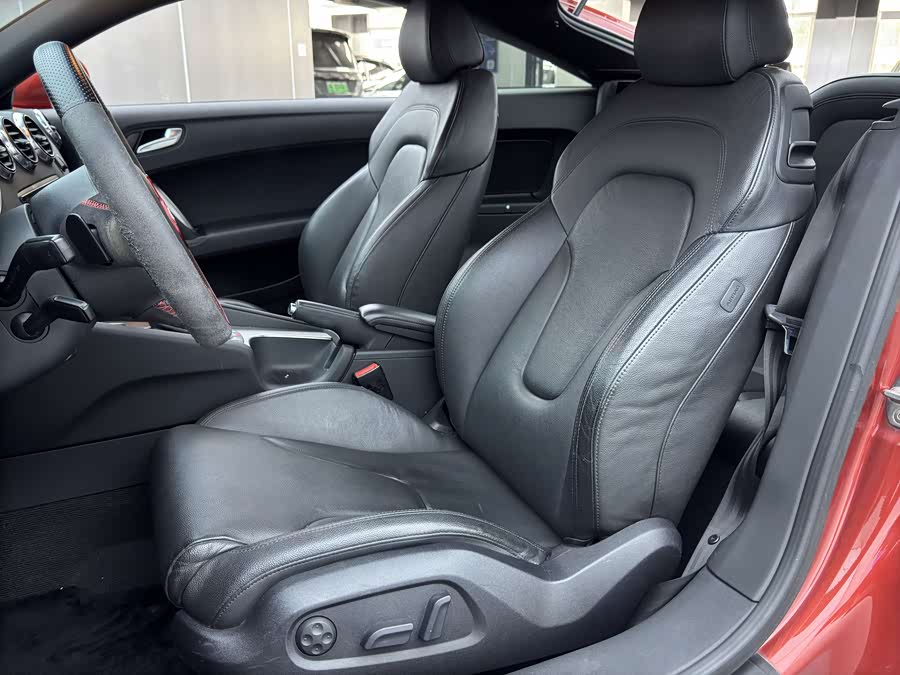 Audi TT 2015 car image #12