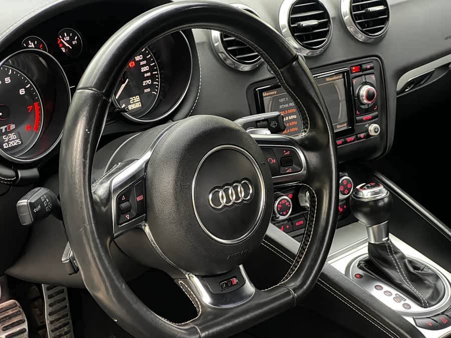 Audi TTS 2014 car image #12