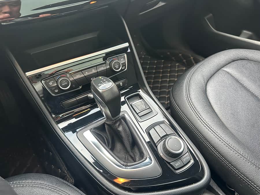 BMW 2 Series Gran Tourer 2015 car image #12